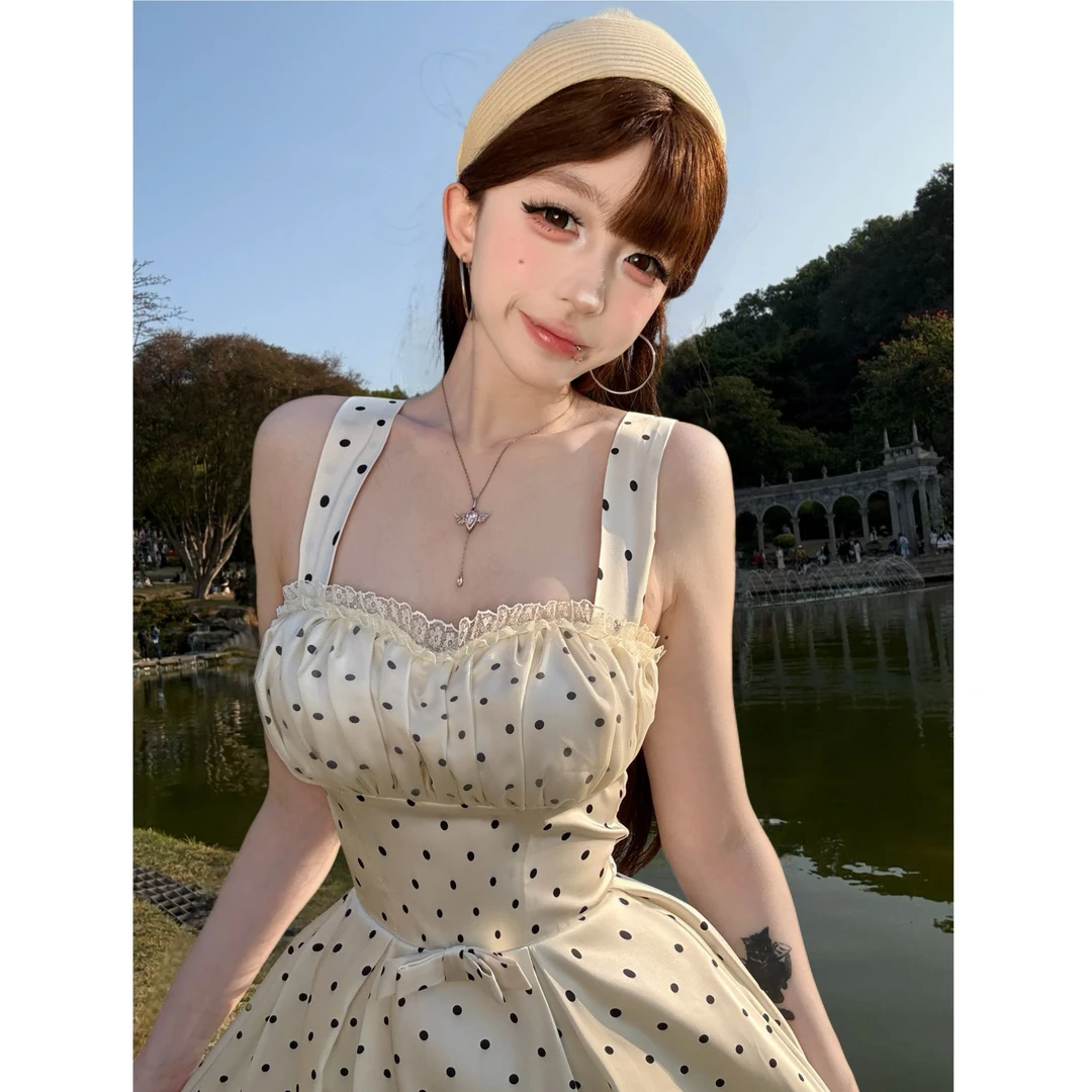【小洋家原创】「白桃听春」小飞袖波点设计感收腰长裙- LXYJL50143