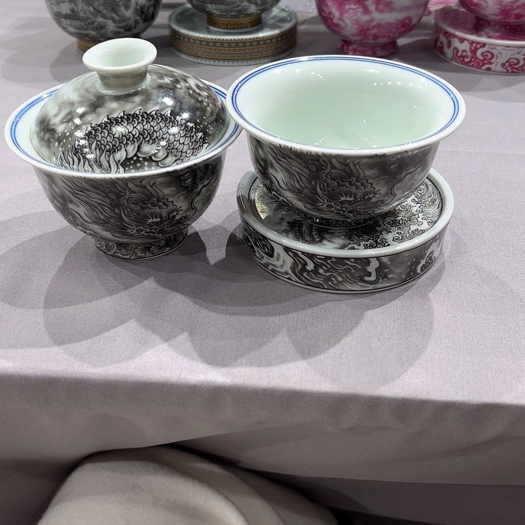王***亮瓷片景德镇瓷器精品陈列