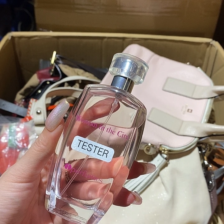 哈***喽中古香水沐浴露持久留香