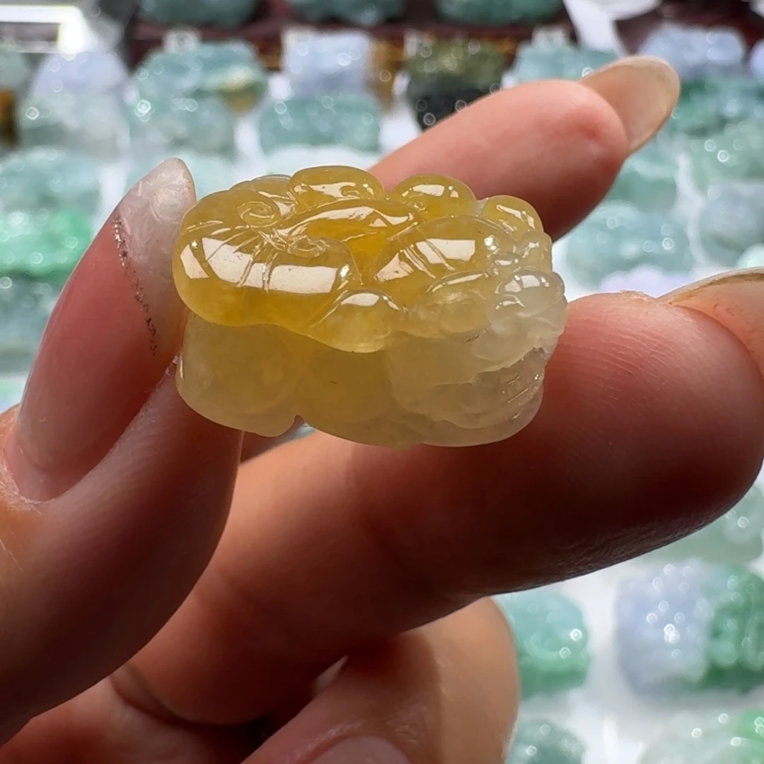 翡翠未镶嵌挂件貔貅