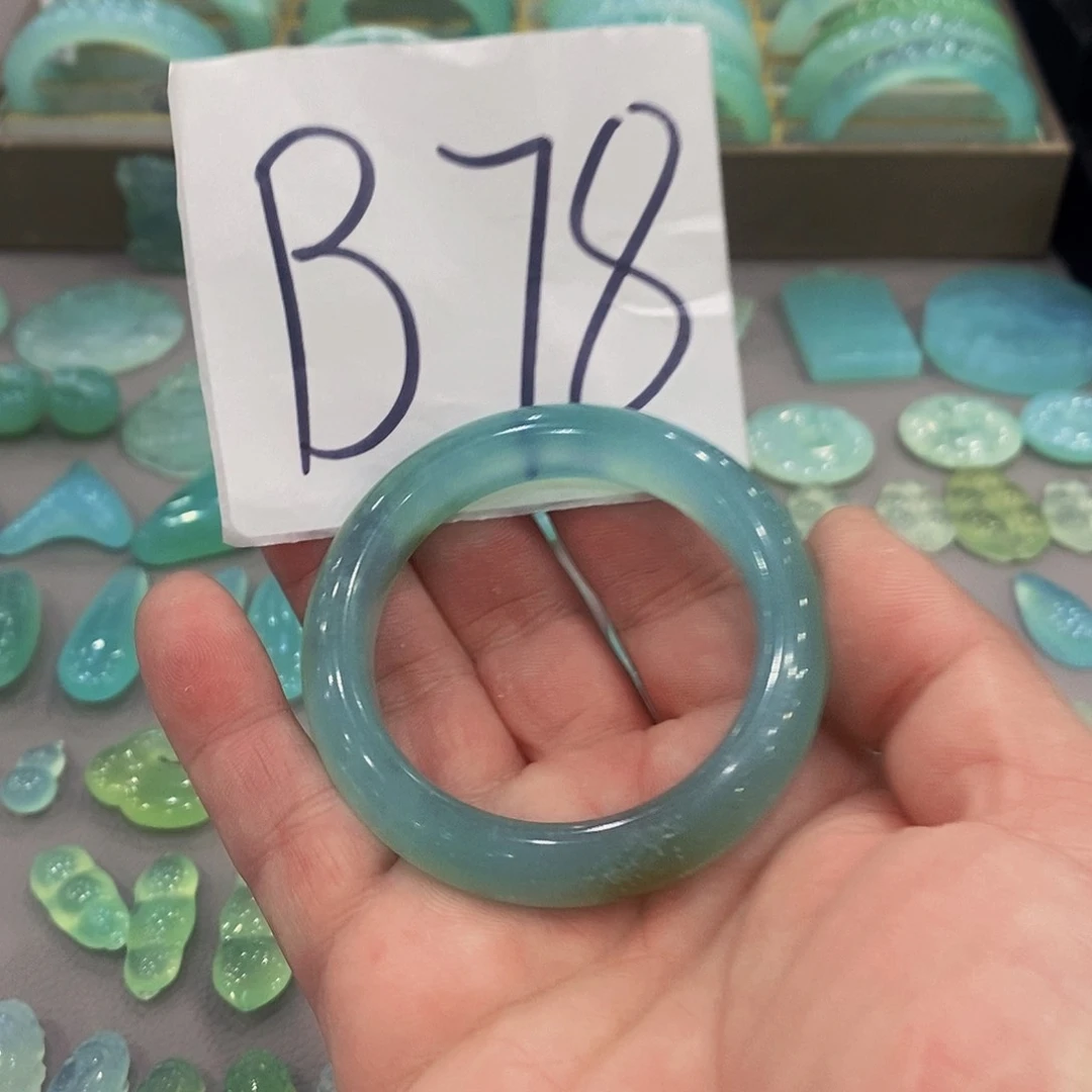 蛇纹石玉珠宝奇石未镶嵌惜**?