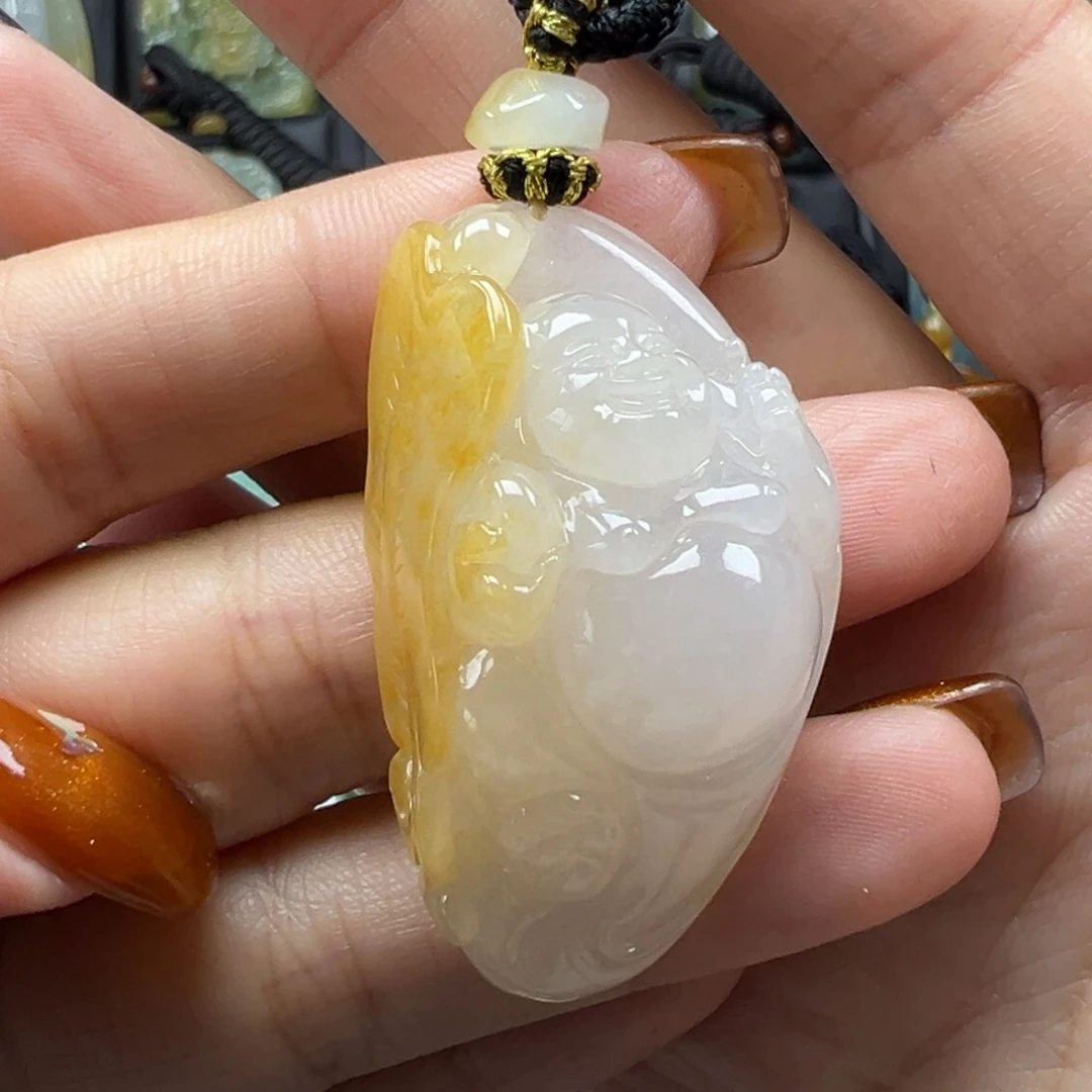 皇***冠翡翠未镶嵌颈饰佛