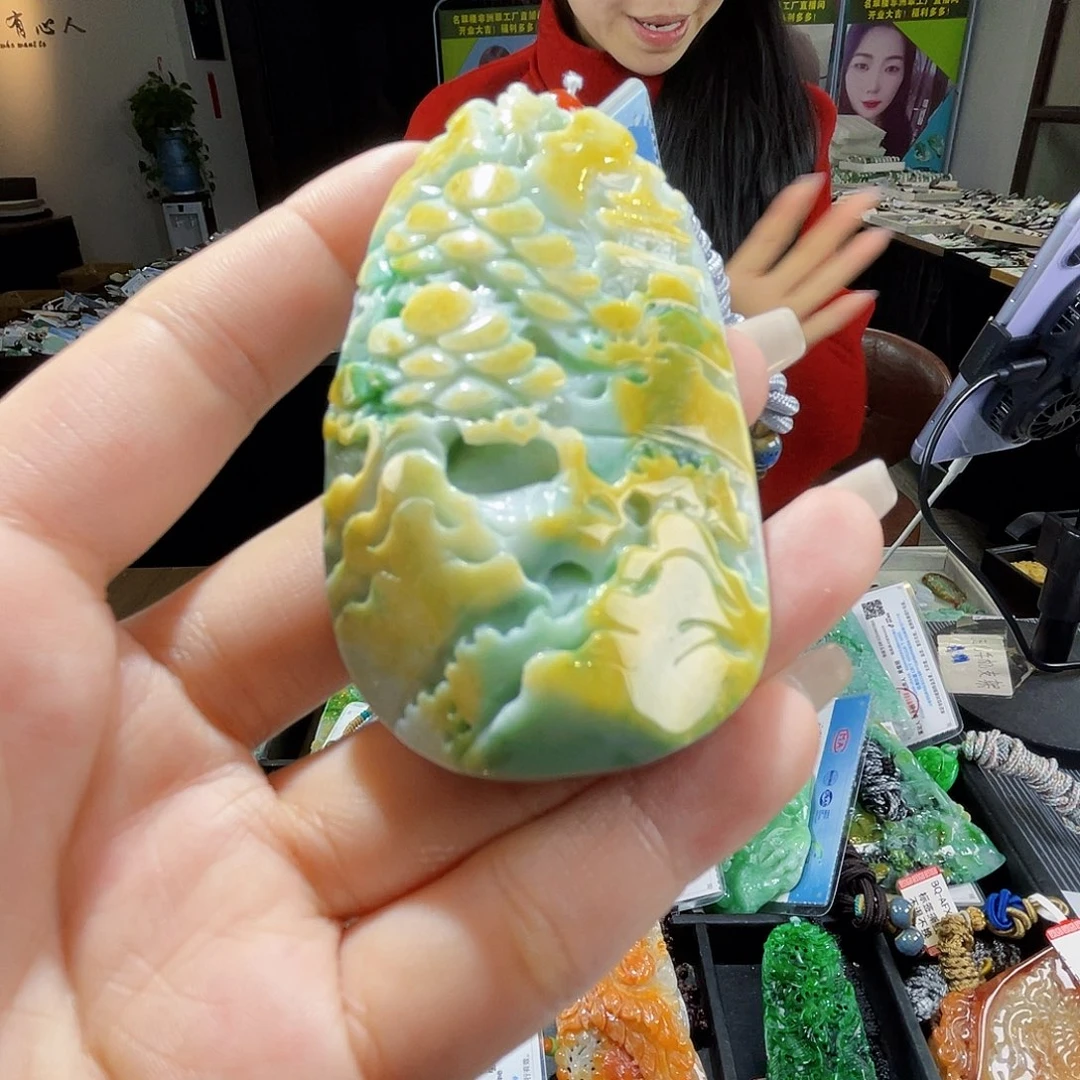 颈饰未镶嵌翡翠一