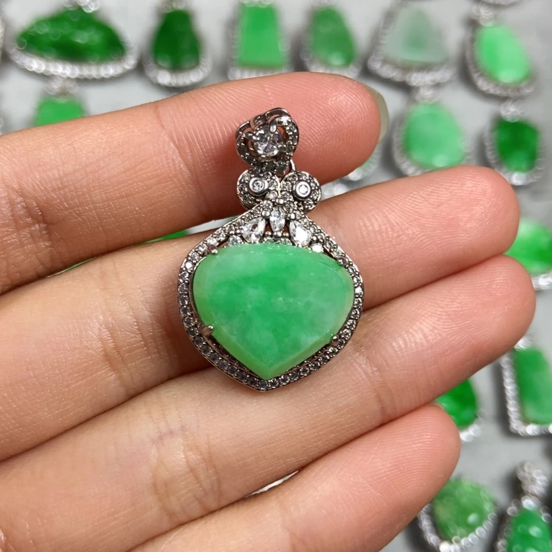 颈饰未镶嵌翡翠爱心