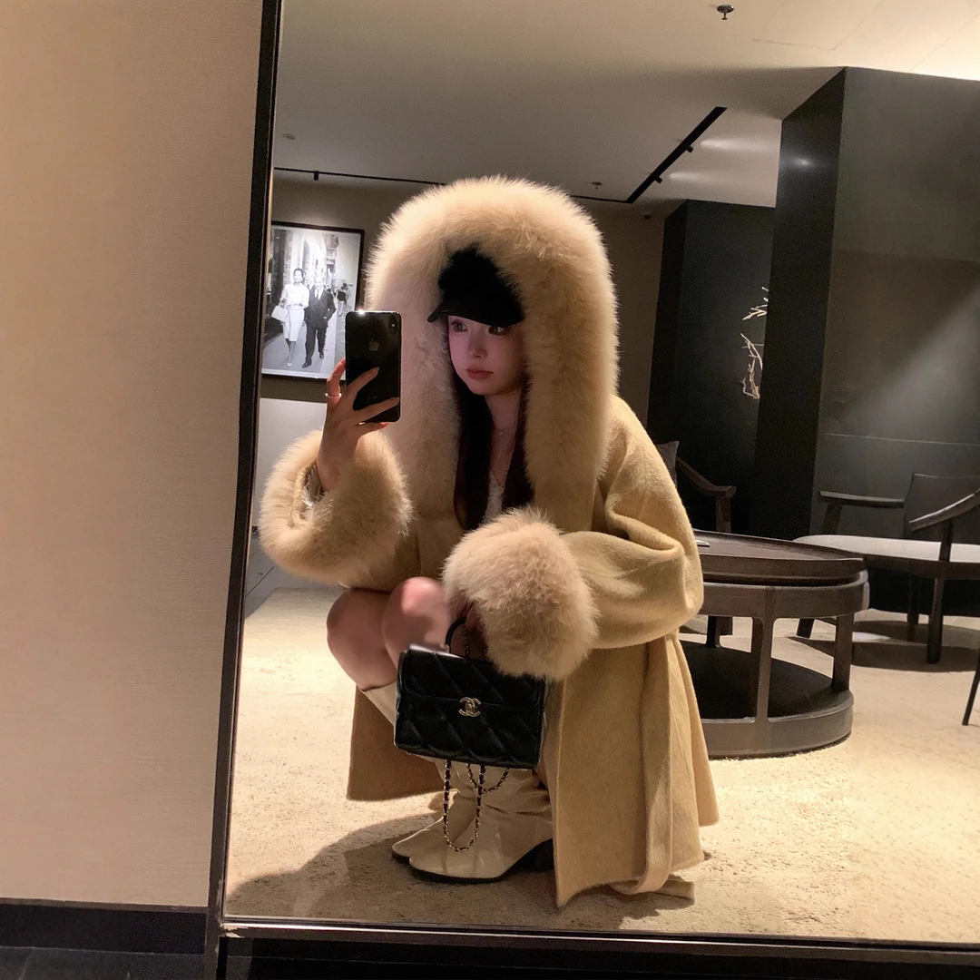 时尚宽松保暖秋冬加厚网红连帽毛领毛皮草外套里拉哥剧院2025年