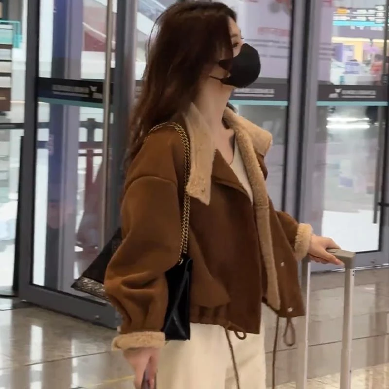 高级感皮毛一体麂皮绒外套女短款2025秋冬加厚百搭小个子休闲上衣