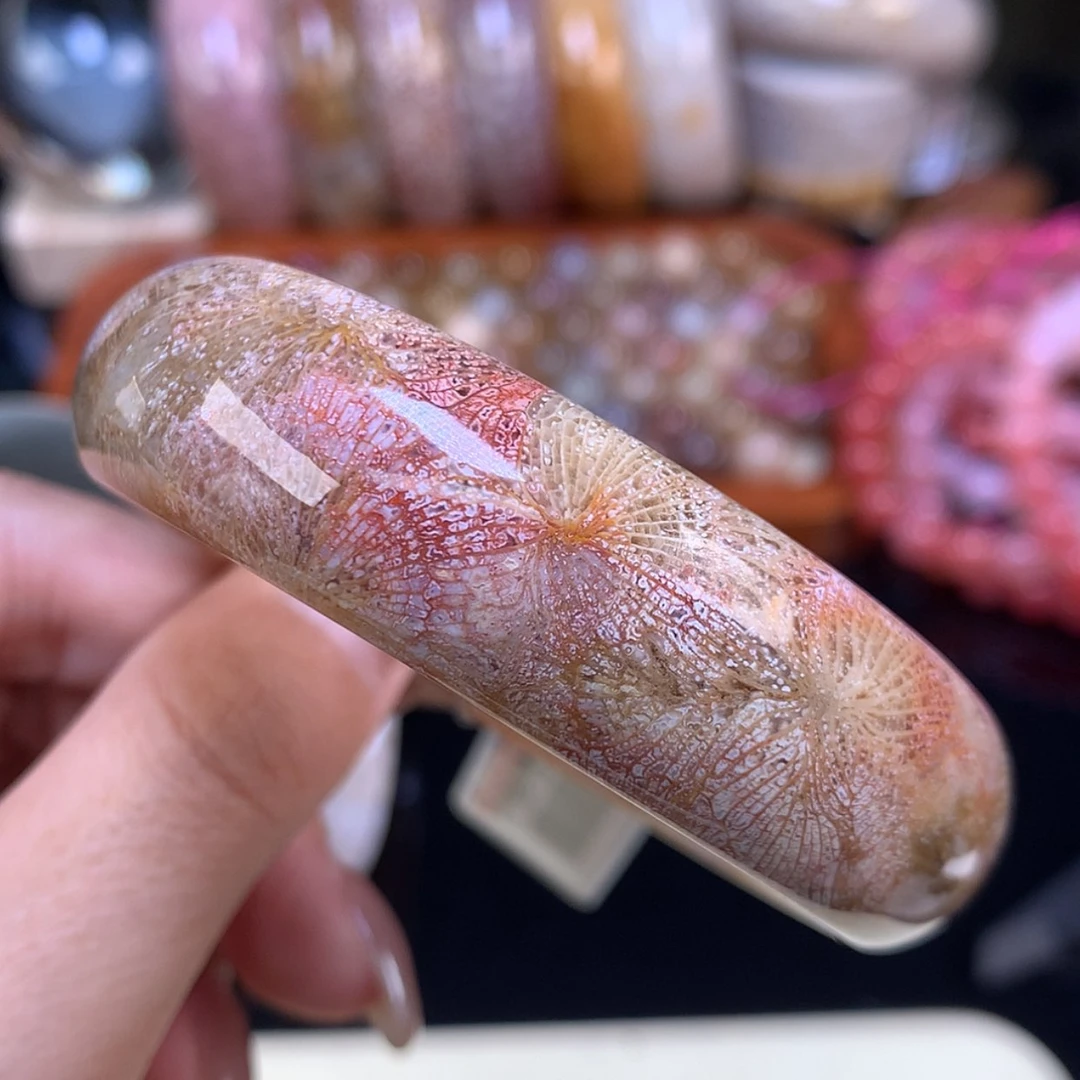 【闪购商品】颈饰未镶嵌硅化珊瑚（珊瑚玉）精品手镯56（40号）