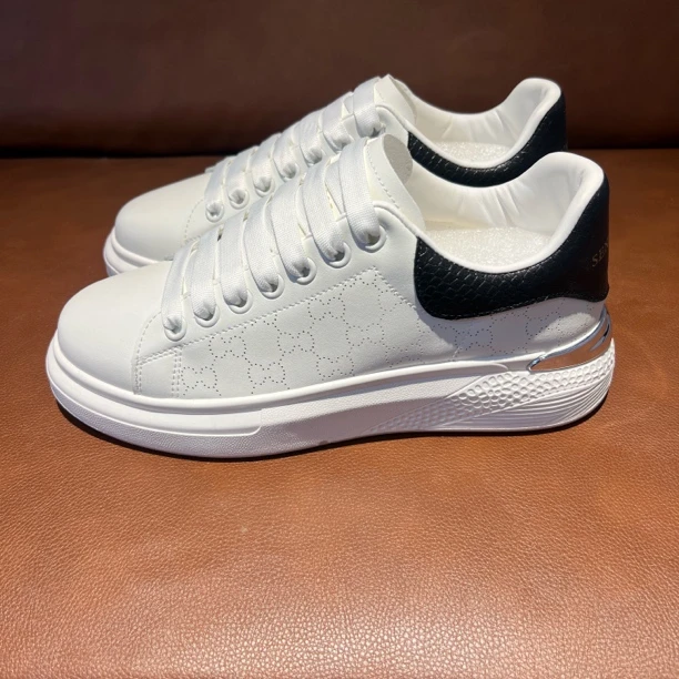 百搭时尚小白鞋夏季春秋情侣款运动休闲国潮板鞋百搭潮流四季潮鞋