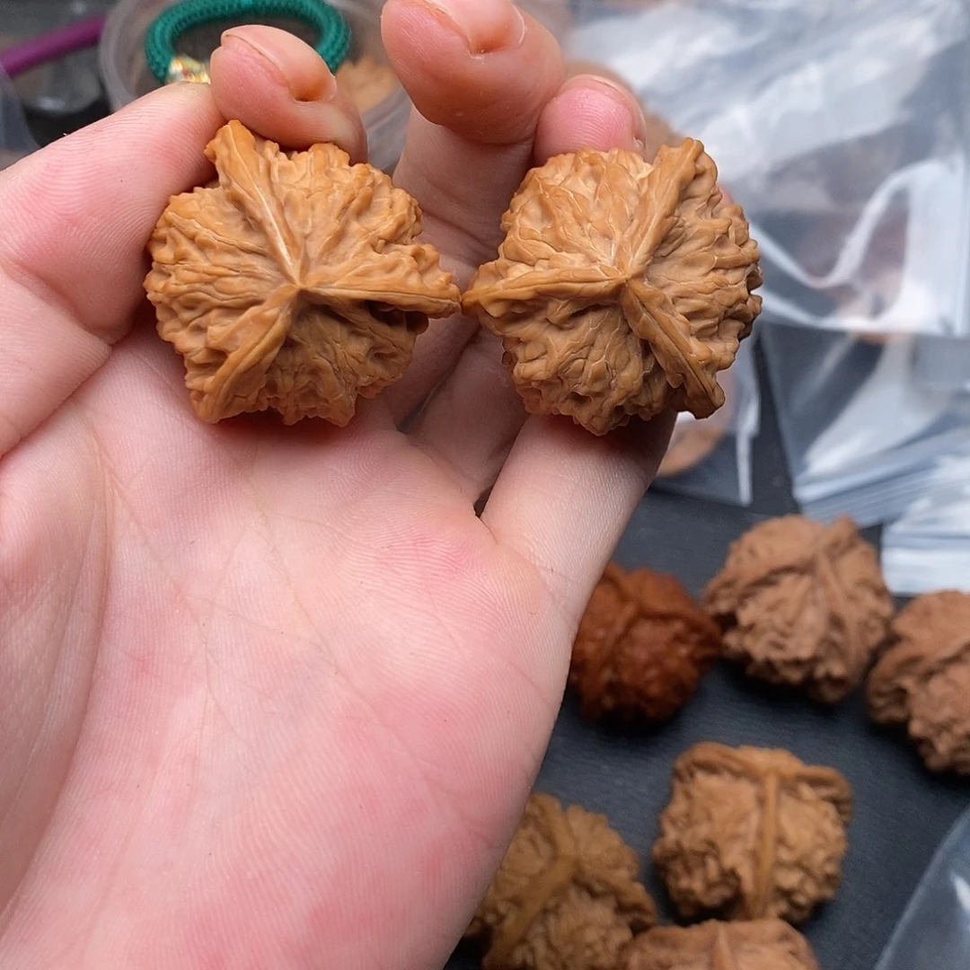 s***p文玩核桃吊坠35球奔