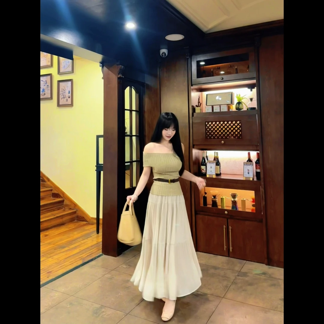 刘婆子店铺款【古早言情】一字肩修身上衣+重工压褶半身裙9381#