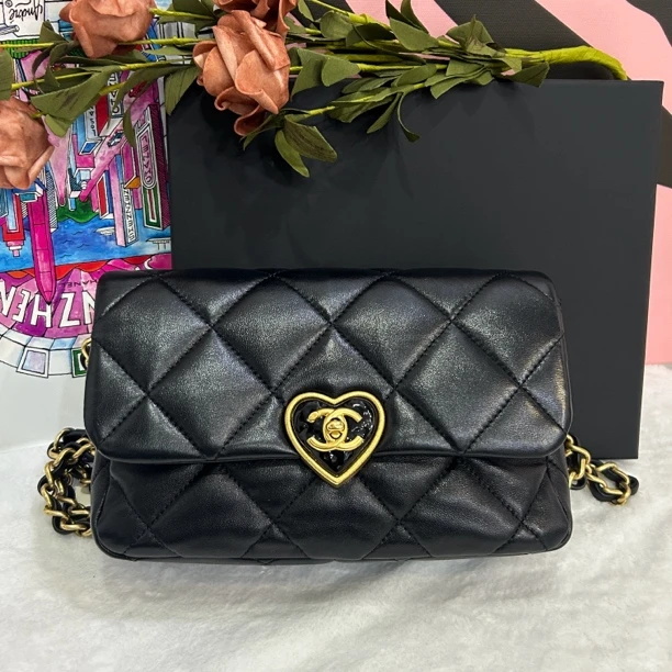 99新 Chanel/香奈儿 23S黑金爱心珐琅扣大mini经典百搭时尚菱格