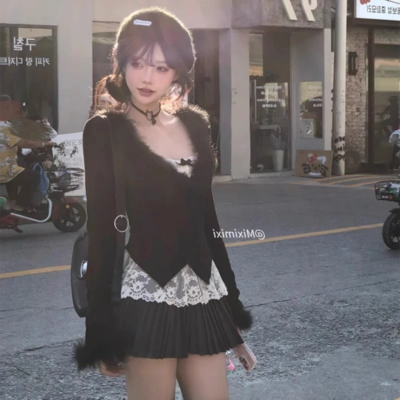 纯欲风辣妹套装女秋冬季新款拼接设计感蕾丝内搭收腰显瘦百褶短裙