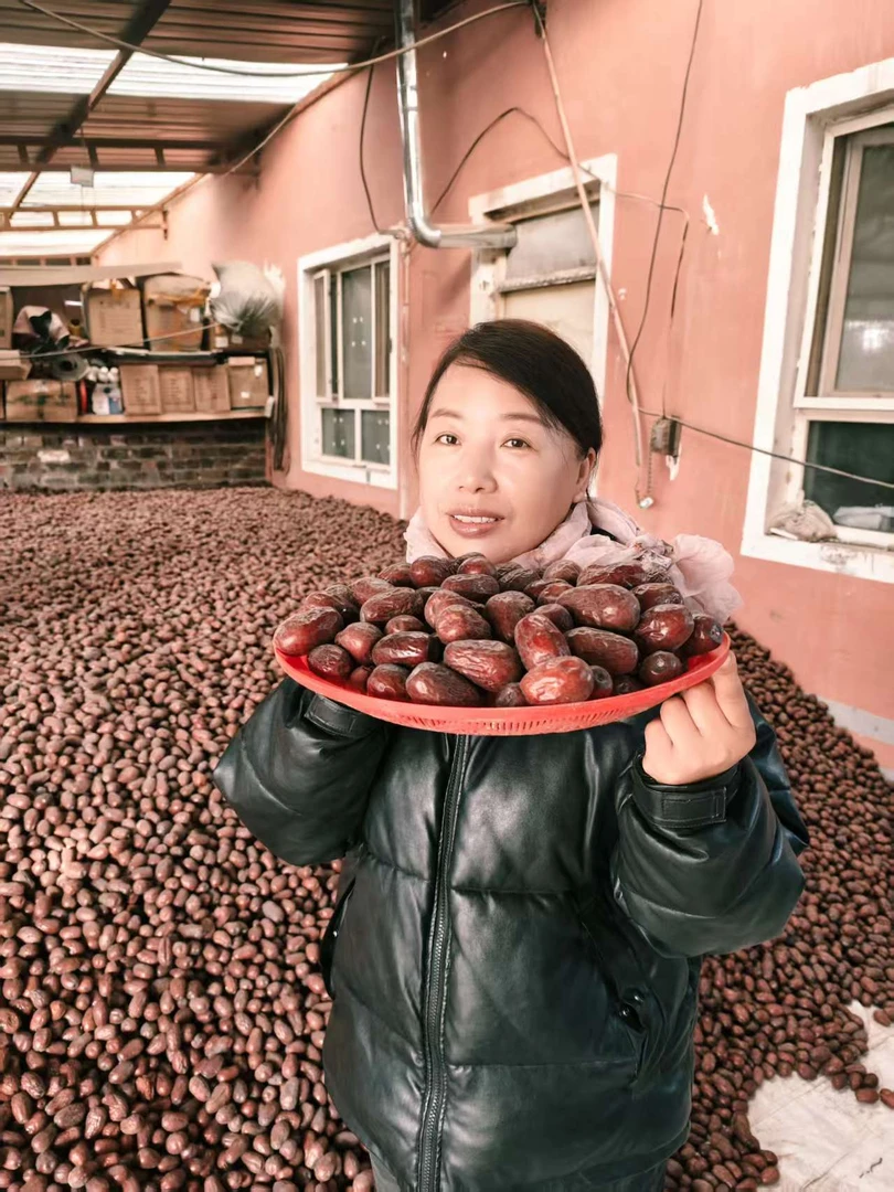 和田大枣25年新下树原生态不加工不清洗自然吊干