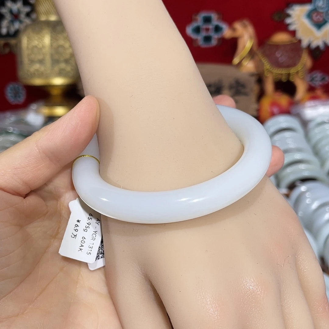 和田玉手镯未镶嵌羊脂白玉 圆条 润感十足 60.8圈