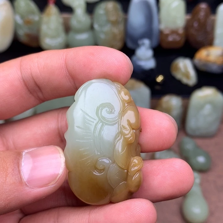 和田玉（糖玉）未镶嵌颈饰