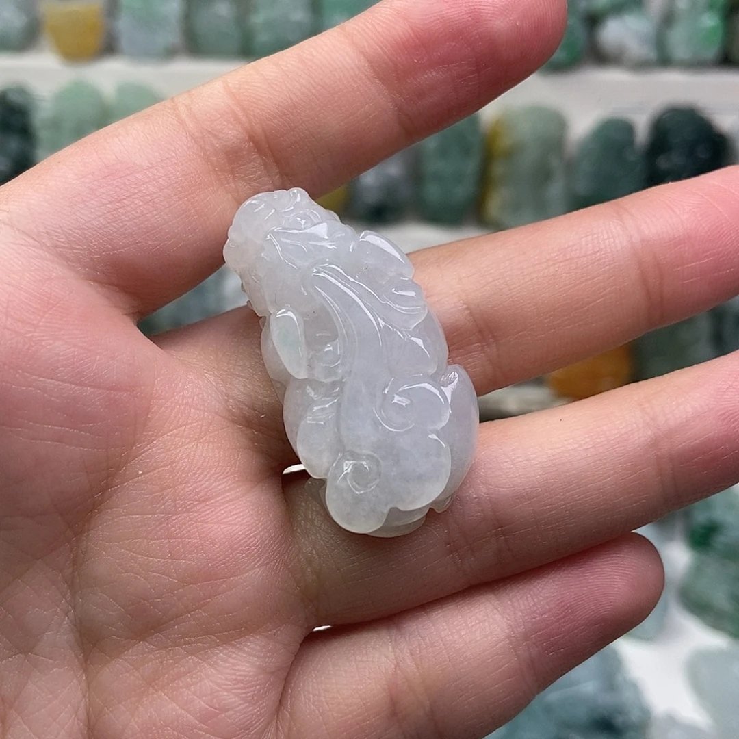 翡翠未镶嵌吊坠(赠链)