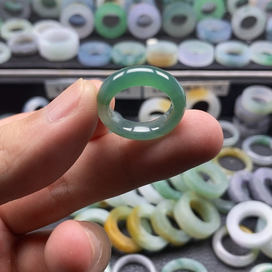 翡翠戒指未镶嵌天然翡翠