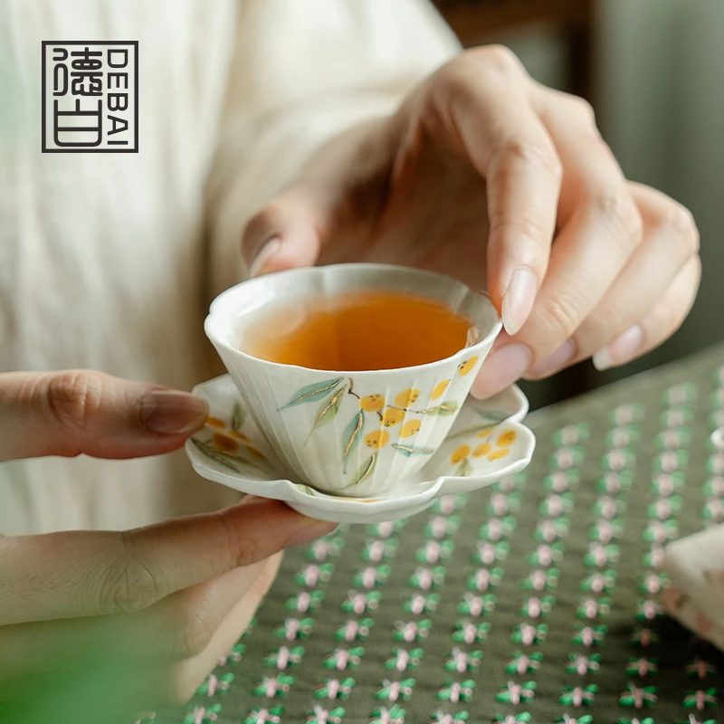 德白岩矿白陶瓷小茶杯家用创意纯手绘枇杷主人杯单杯带杯垫品茗杯