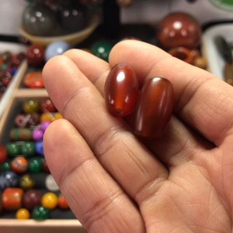 玛瑙/玉髓颈饰未镶嵌雨***?