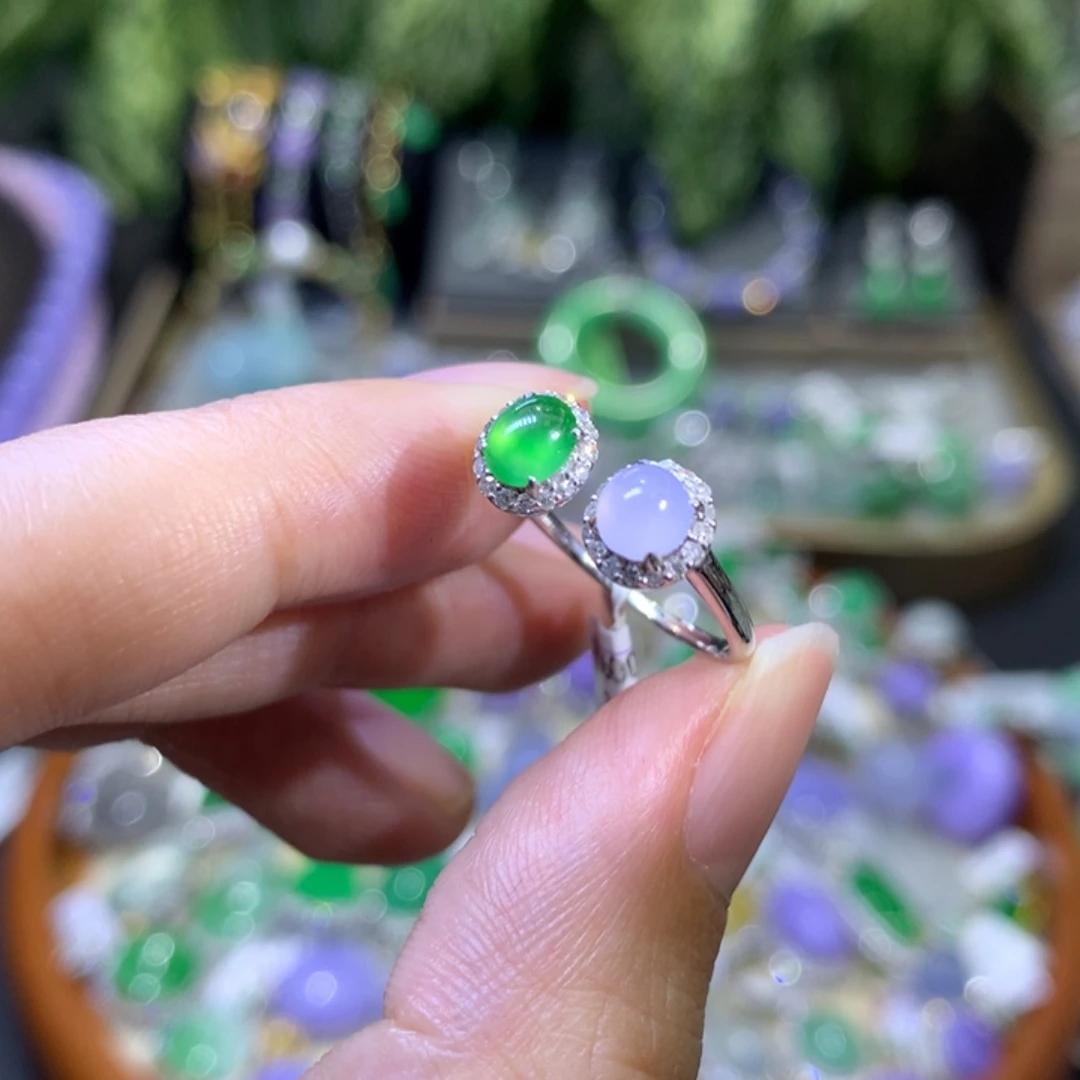 颈饰18K金镶嵌翡翠