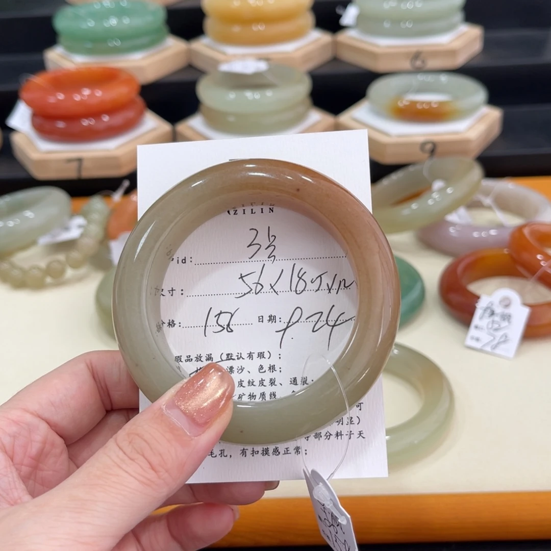未镶嵌手镯石英质玉缺***