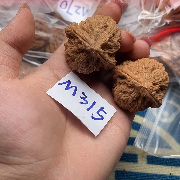 文玩核桃把件核桃