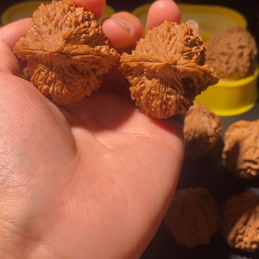 文玩核桃吊坠淡*满天星