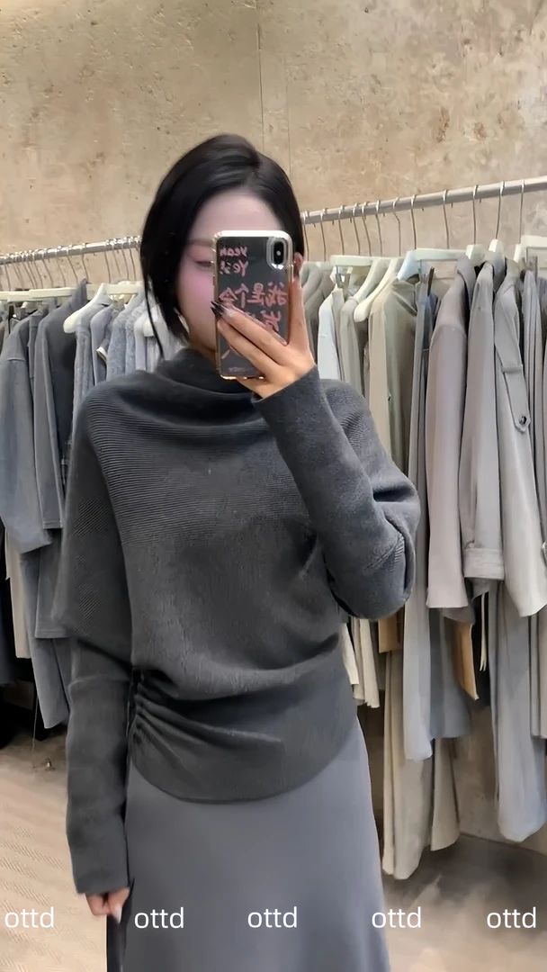 女装秋款爆款2025新款高领侧边抽褶设计感针织衫收腰显瘦气质上衣