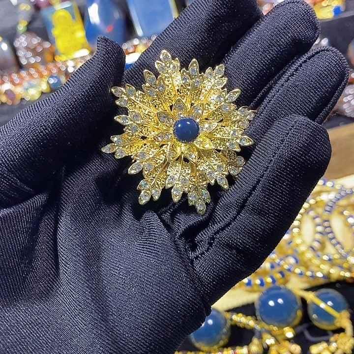 蓝珀未镶嵌珠宝奇石胸针