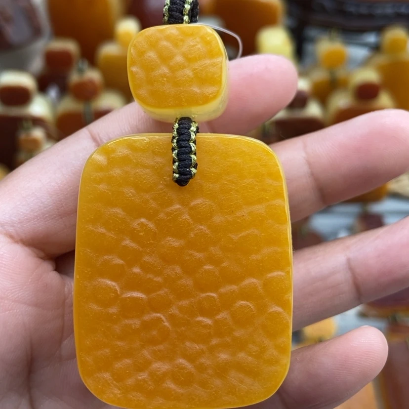 【闪购商品】琥珀颈饰未镶嵌