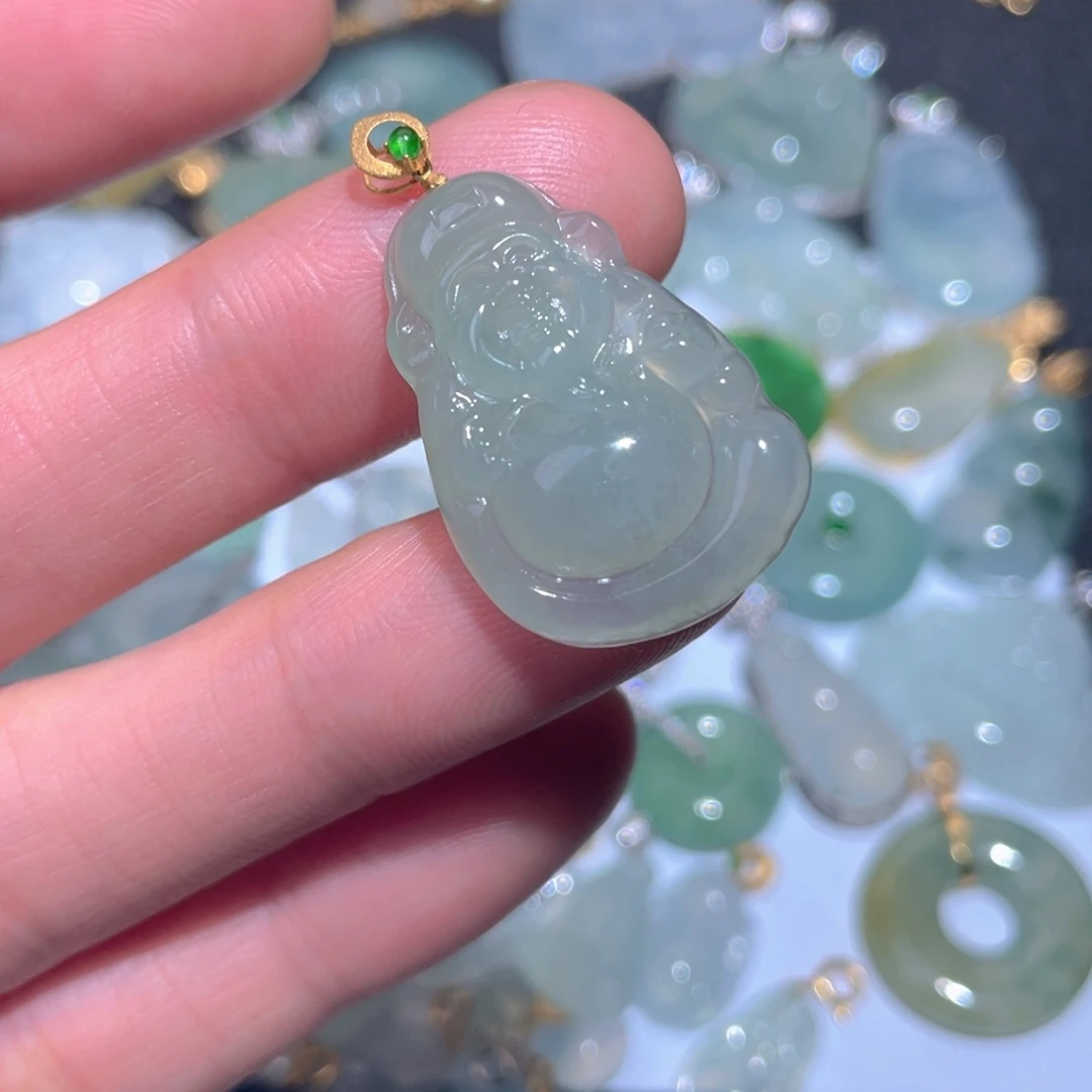 翡翠颈饰18K金镶嵌翡翠