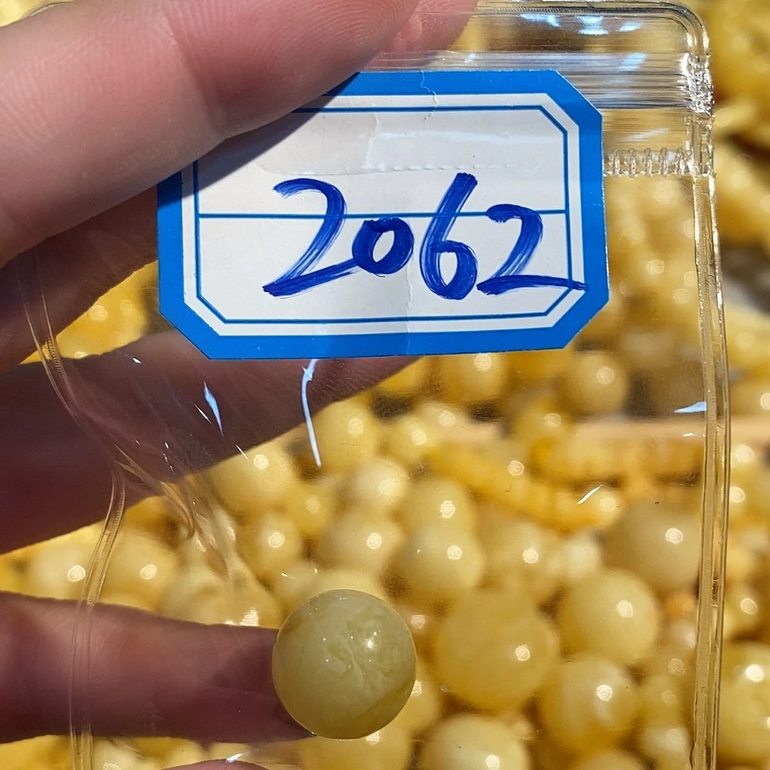 未镶嵌琥珀珠宝奇石2062