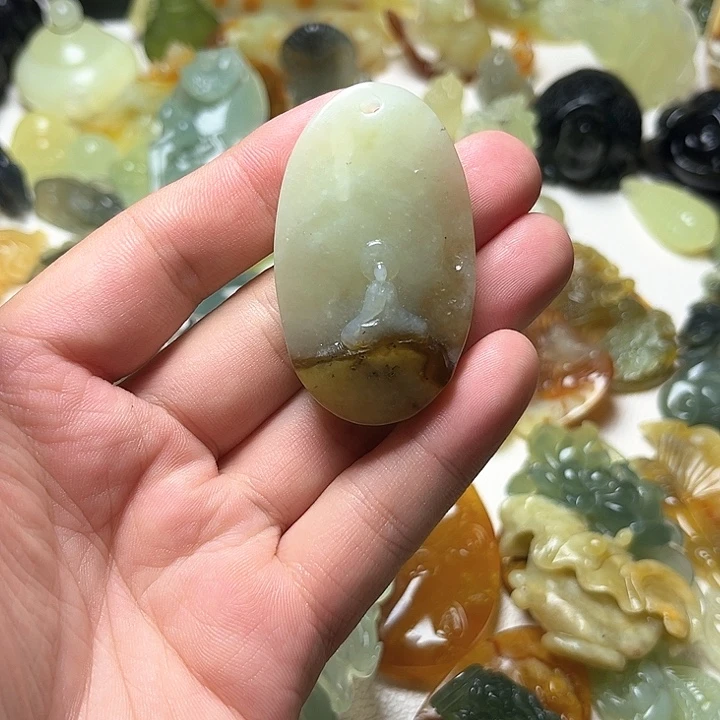 未镶嵌蛇纹石玉颈饰