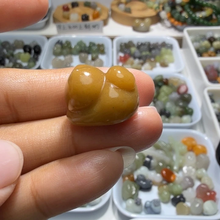 和田玉未镶嵌珠宝奇石