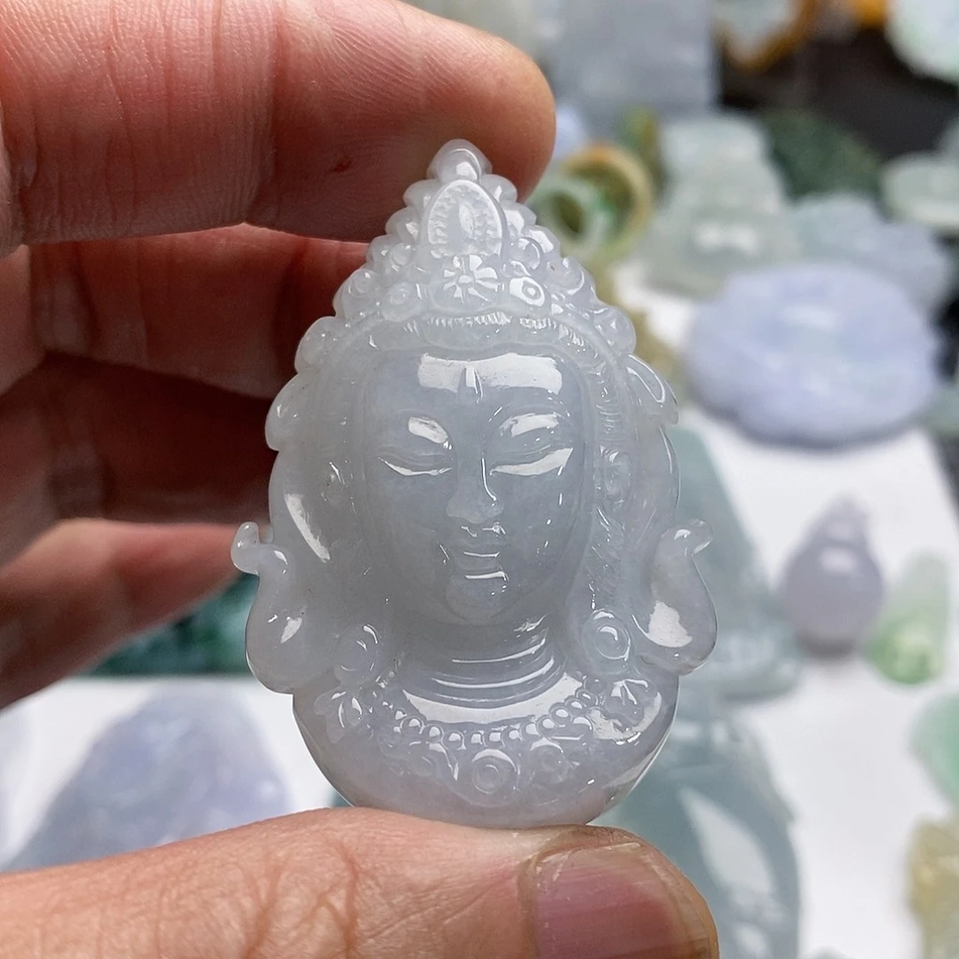 翡翠未镶嵌颈饰出人头地