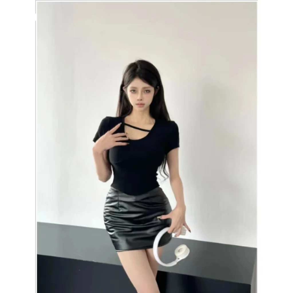 【彤彤推荐】 2024早春新品纯欲辣妹U领小心机修身显瘦上衣W21062