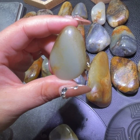 和田玉颈饰未镶嵌东*