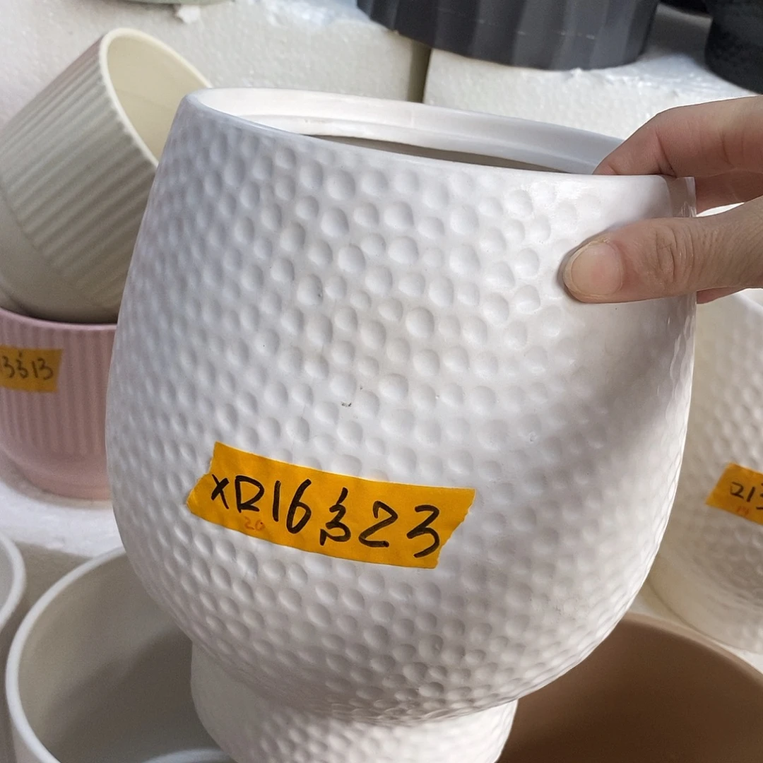 摆件陶盆有孔 瑕疵介意勿拍