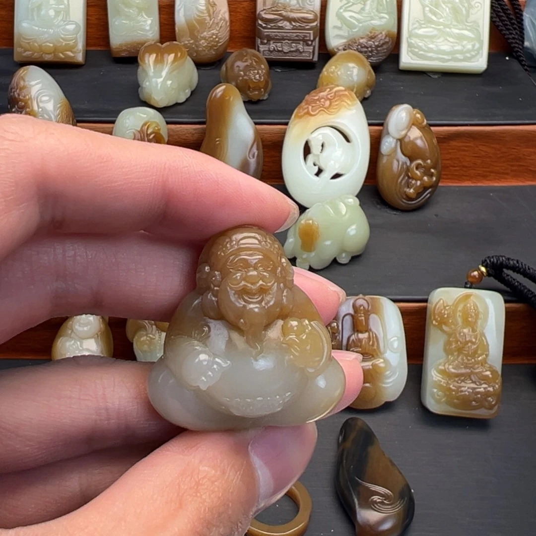 安***)和田玉（糖玉）未镶嵌颈饰