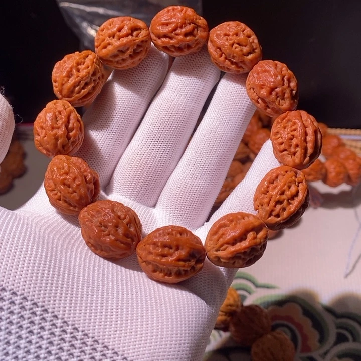 文玩核桃手串……25