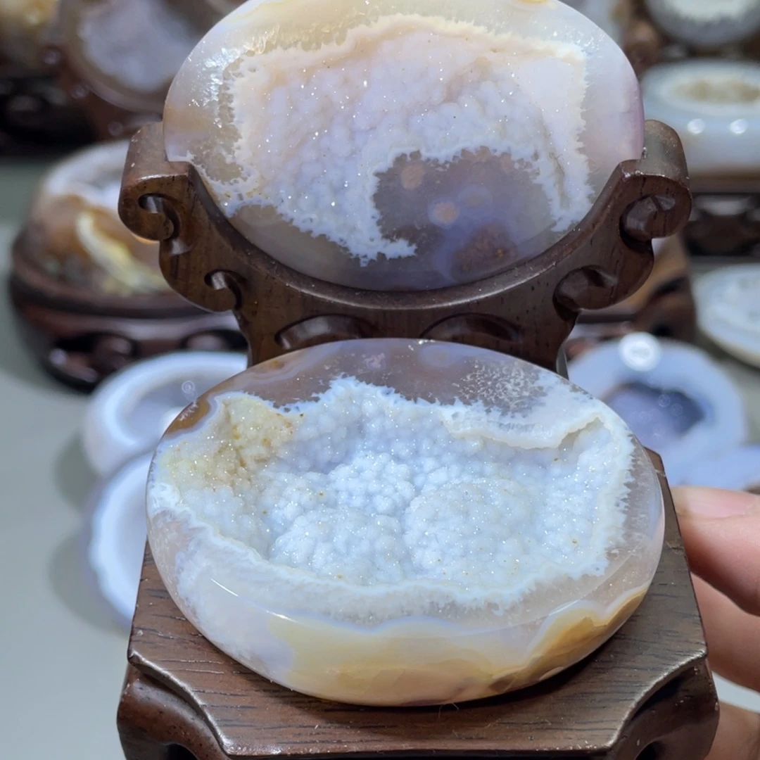 大型摆件（非配饰）未镶嵌水晶聚宝盆