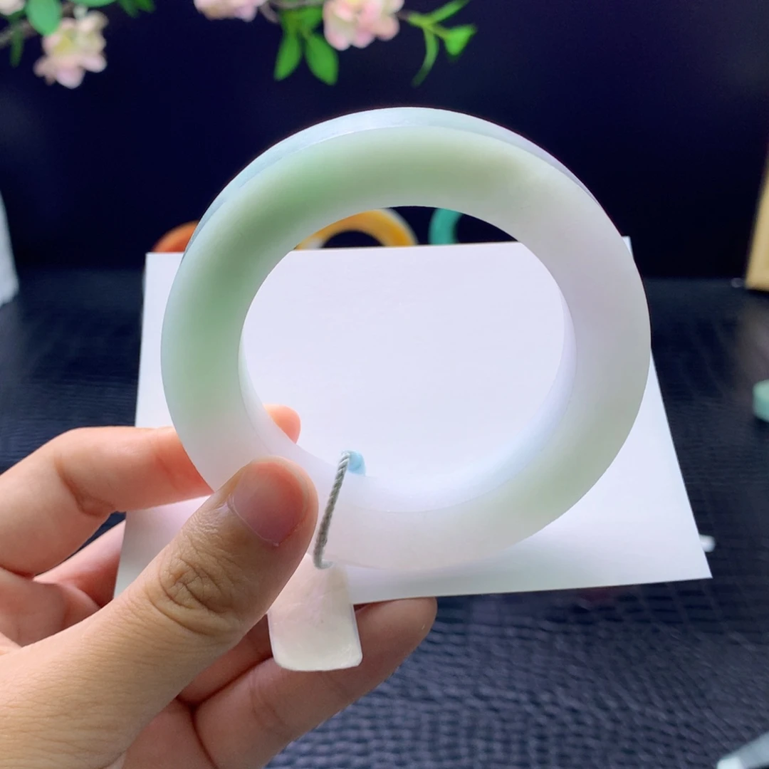 未镶嵌手镯定制翡翠