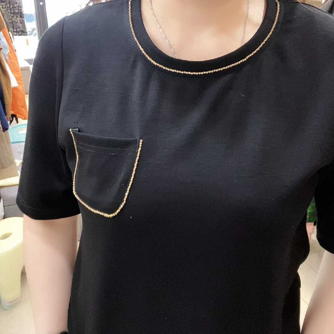 肥肥伊人精品上衣