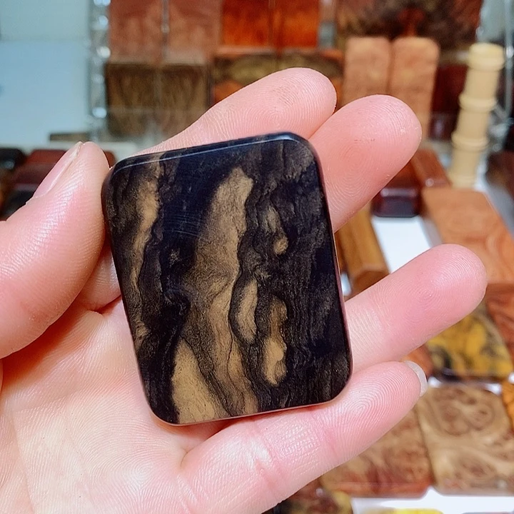 斯***撒香榧木木质啊把玩件588558