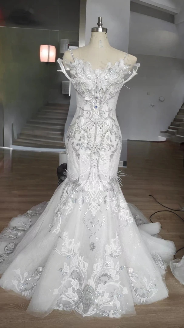 重工奢华白色鱼尾主婚纱