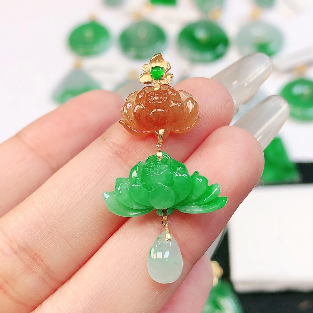 翡翠18K金镶嵌颈饰