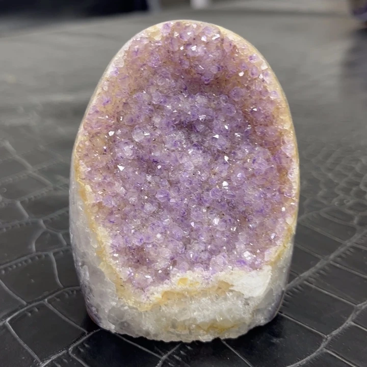 未镶嵌水晶珠宝半成品