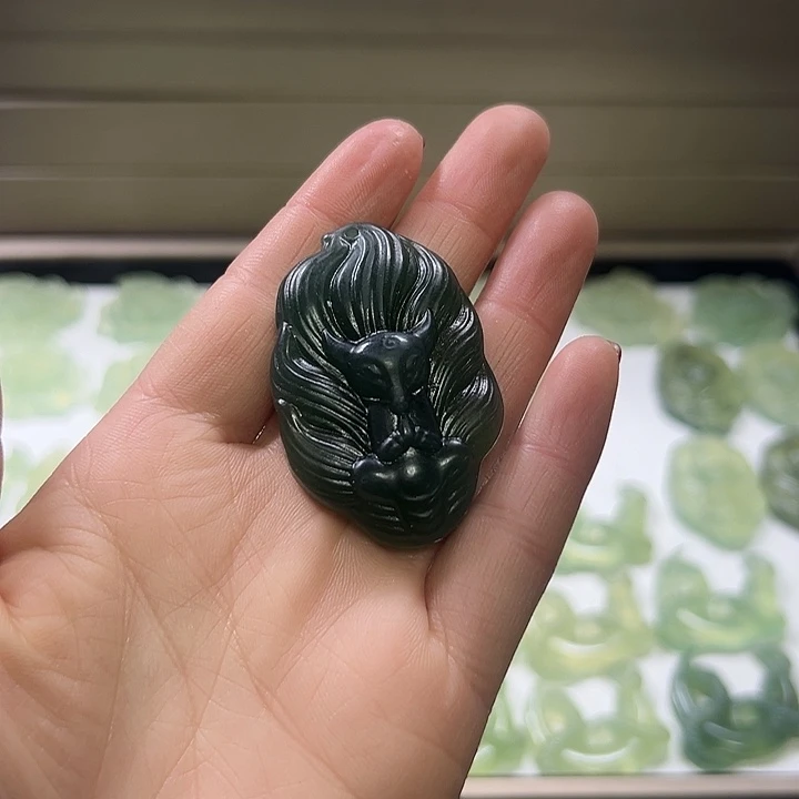 蛇纹石玉颈饰未镶嵌小*长