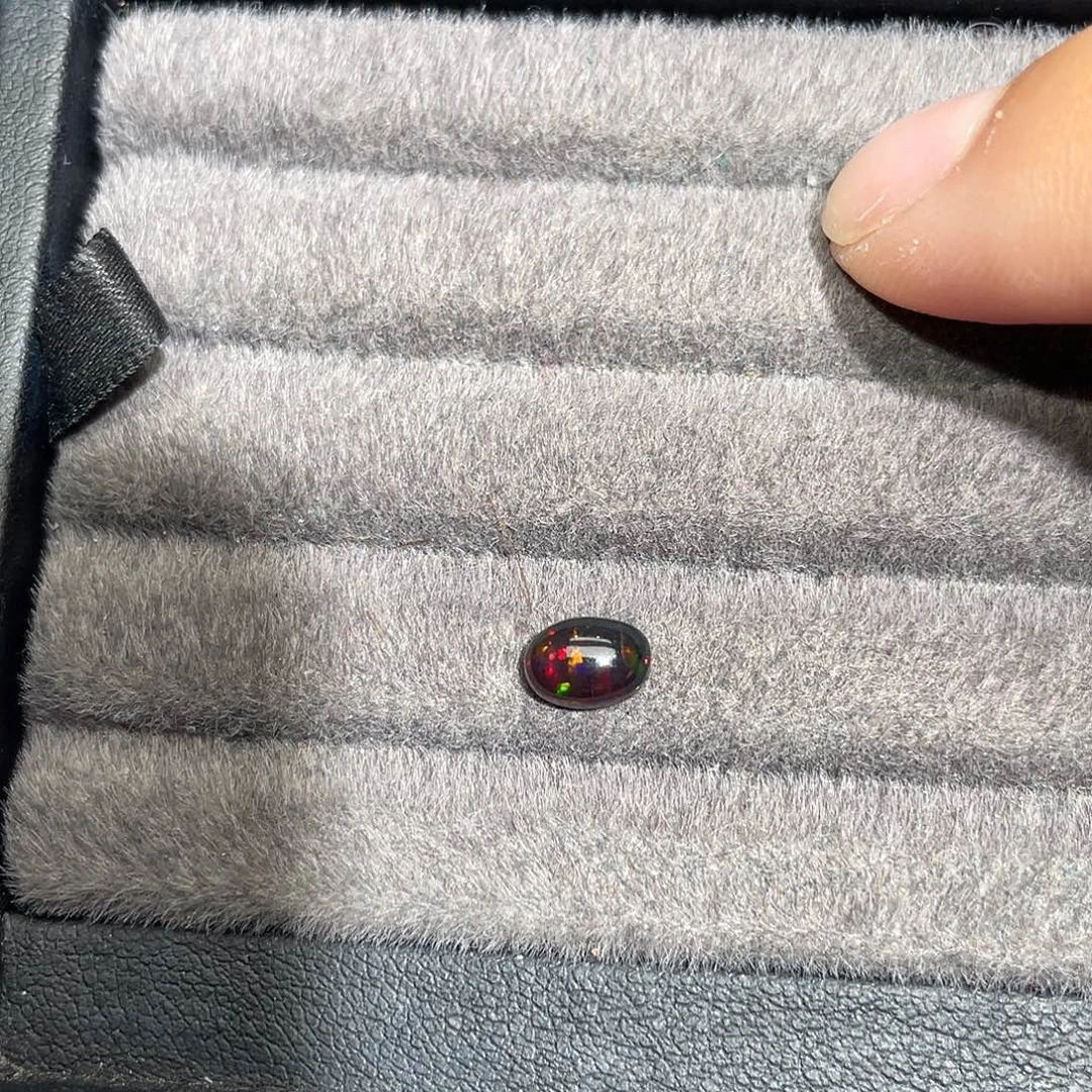 欧泊未镶嵌裸石5x7 黑欧泊