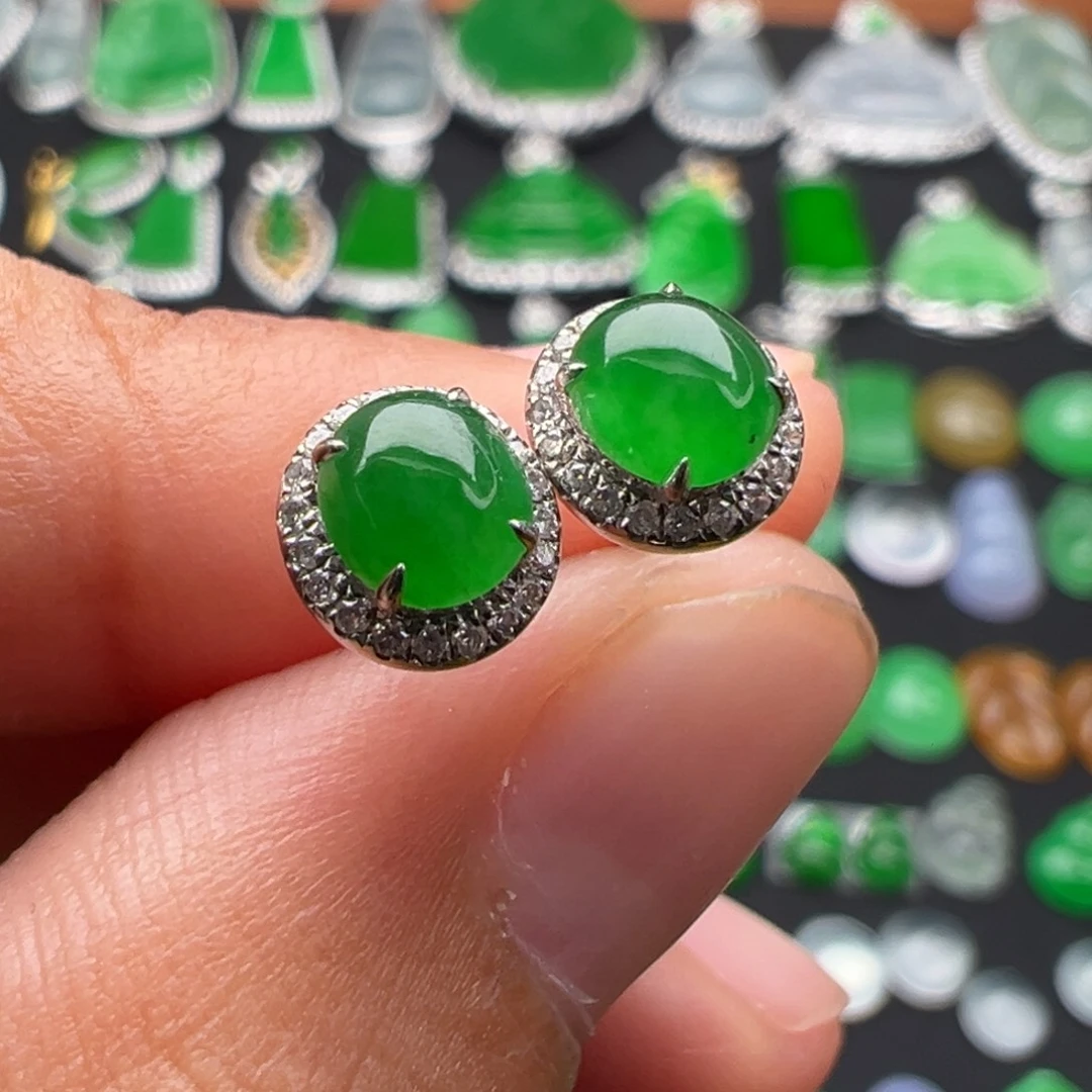 玲***玲翡翠18K金镶嵌颈饰